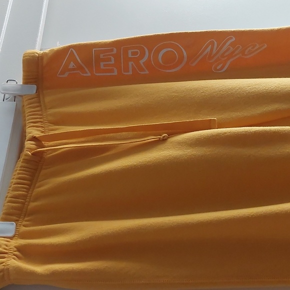 Aero NYC Aeropostale Yellow Joggers Sweatpants XL New - Picture 3 of 6